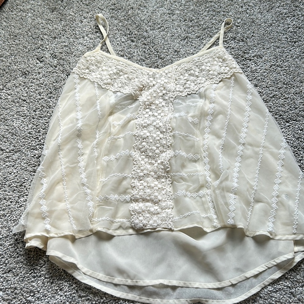 Cute tank top, great for a night out or a nice dinner